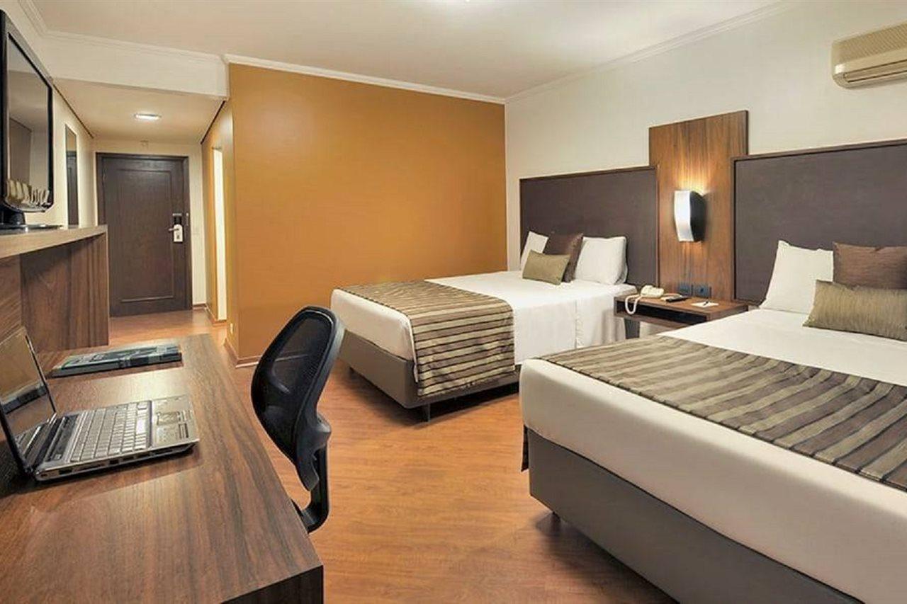 Hotel Deville Business Maringá Buitenkant foto
